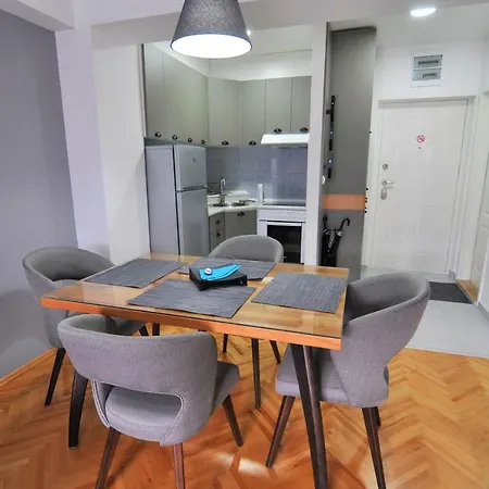 Fantasy 2 Apartment *