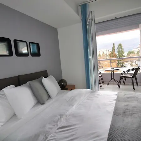 Apartment Fantasy 2 *